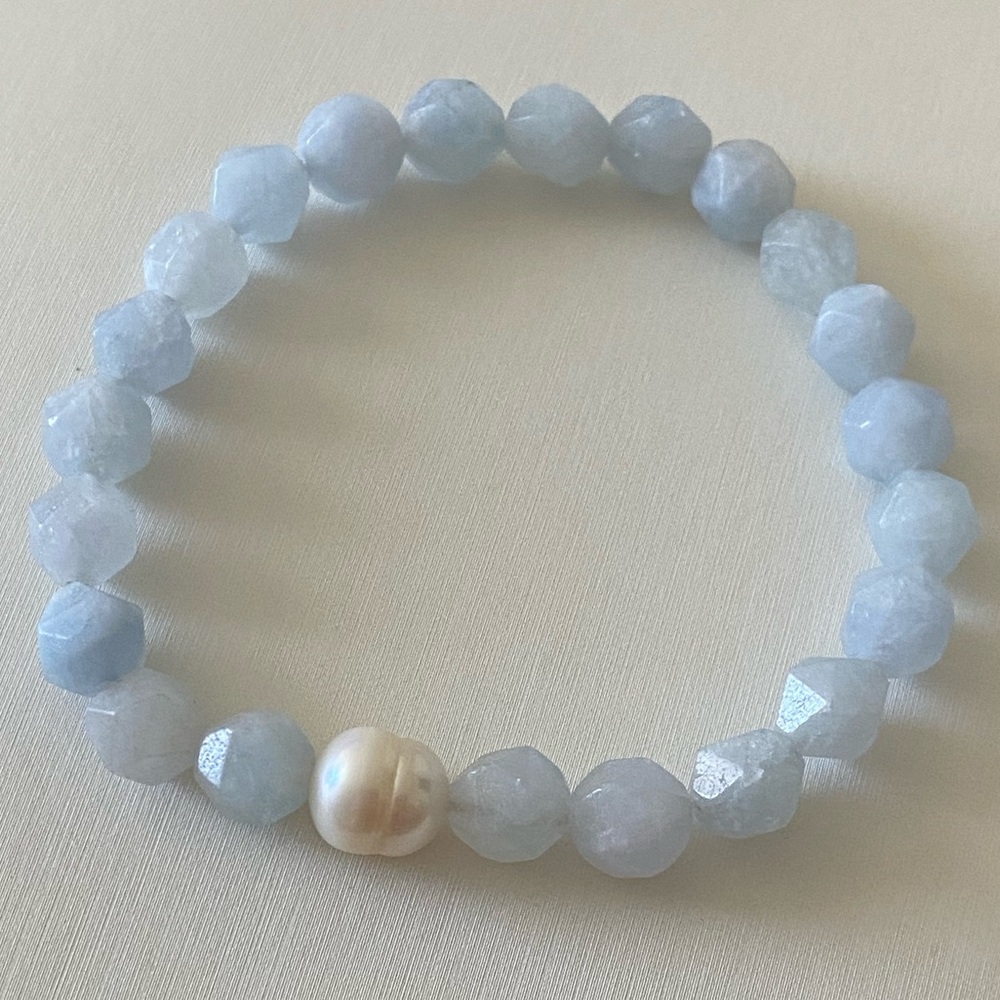 Faceted aquamarine and freshwater pearl bracelet